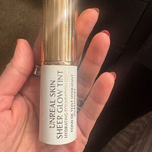 Charlotte Tilbury Sheer Glow Tint Foundation - Cream